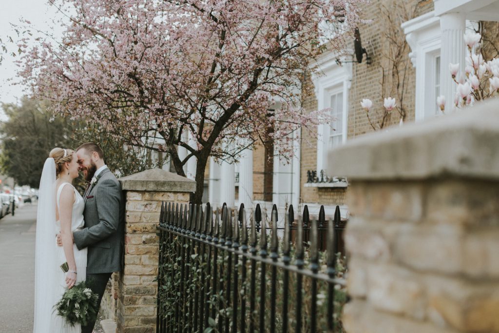 London Alternative Wedding Photographer_Old Finsbury Town Hall Wedding_Creative Reportage Wedding Photos